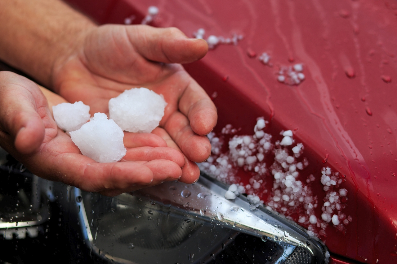 Hagel, Sturm, Überschwemmung: Wie gut ist Ihr Auto versichert?